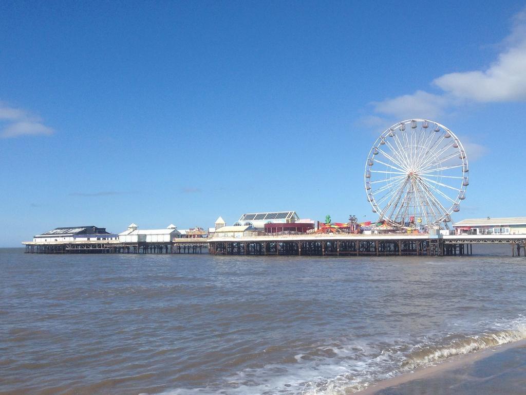 Camelot Seafront Hotel Blackpool Zimmer foto